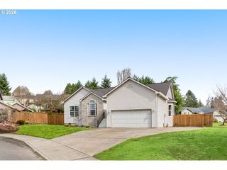 703 E STONECREEK Dr, La Center, WA 98629