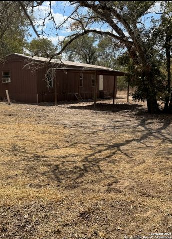 173 Oak View, La Vernia, TX 78121