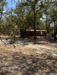 173 Oak View, La Vernia, TX 78121