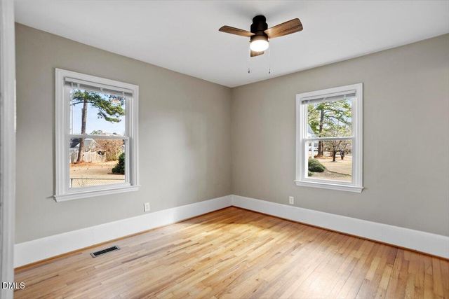 606 W Harnett Street, Benson, NC 27504