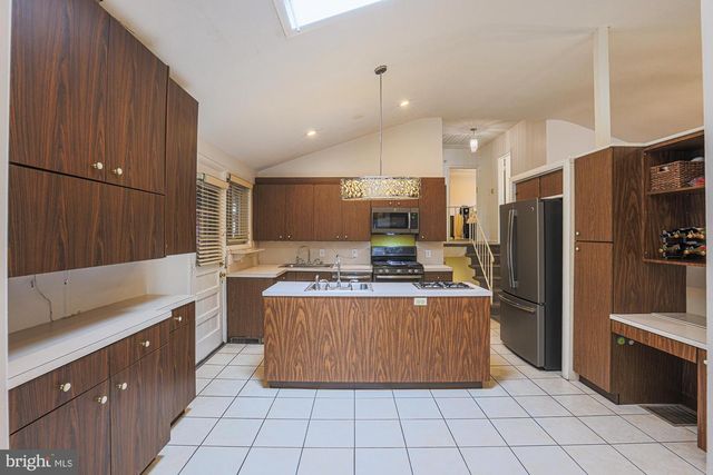 5919 WINNER AVE, Baltimore, MD 21215