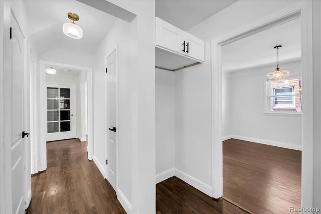 19156 Greenlawn Street, Detroit, MI 48221