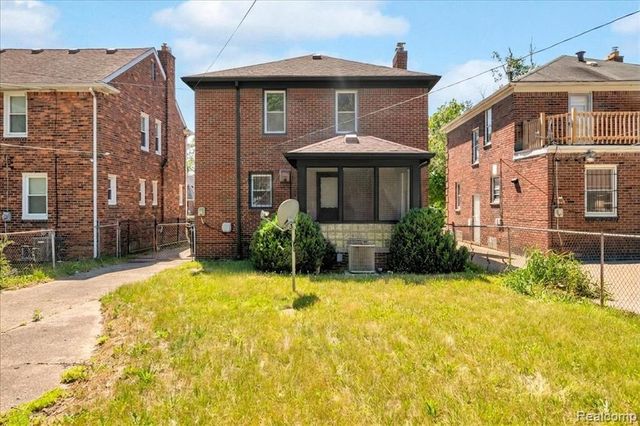 19156 Greenlawn Street, Detroit, MI 48221