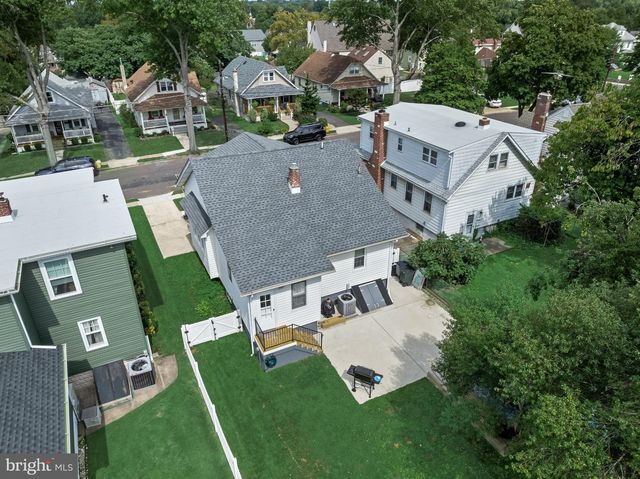12 MOORE AVE, Barrington, NJ 08007