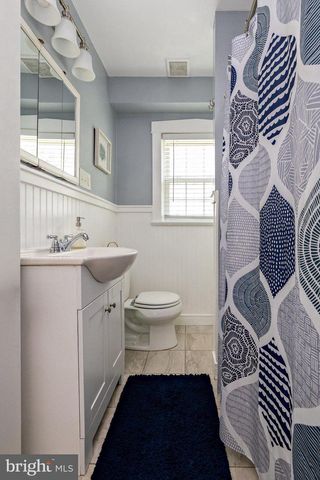 12 MOORE AVE, Barrington, NJ 08007