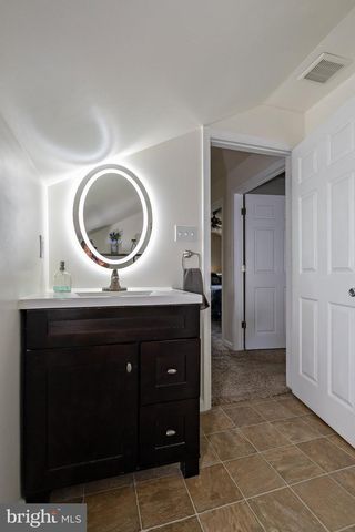12 MOORE AVE, Barrington, NJ 08007