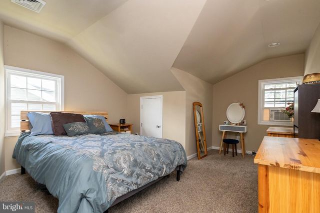 12 MOORE AVE, Barrington, NJ 08007