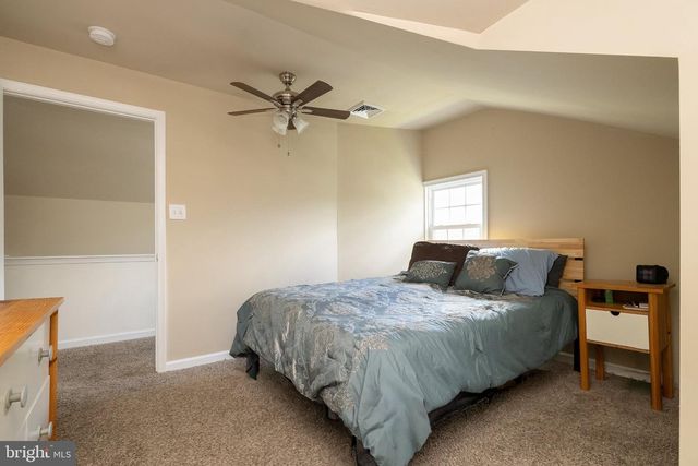 12 MOORE AVE, Barrington, NJ 08007