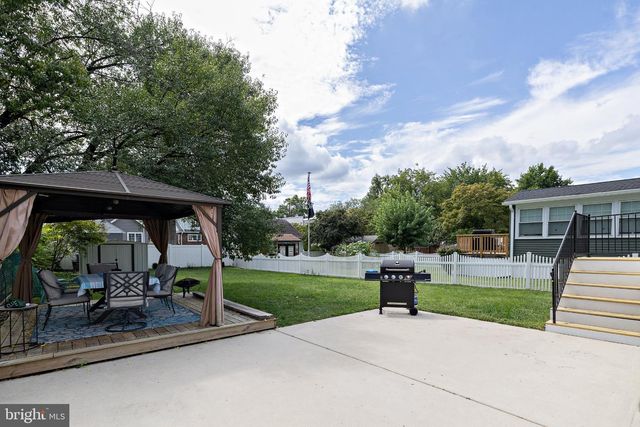 12 MOORE AVE, Barrington, NJ 08007