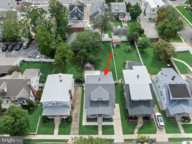 12 MOORE AVE, Barrington, NJ 08007