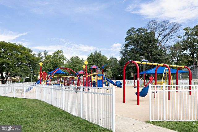 12 MOORE AVE, Barrington, NJ 08007