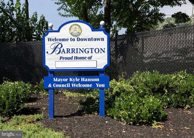 12 MOORE AVE, Barrington, NJ 08007