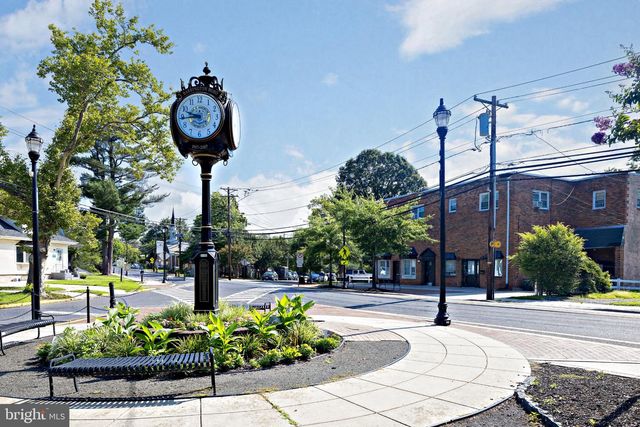 12 MOORE AVE, Barrington, NJ 08007