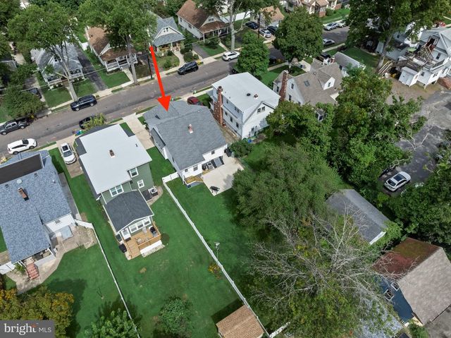 12 MOORE AVE, Barrington, NJ 08007