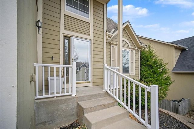 13924 W 71st Place, Shawnee, KS 66216