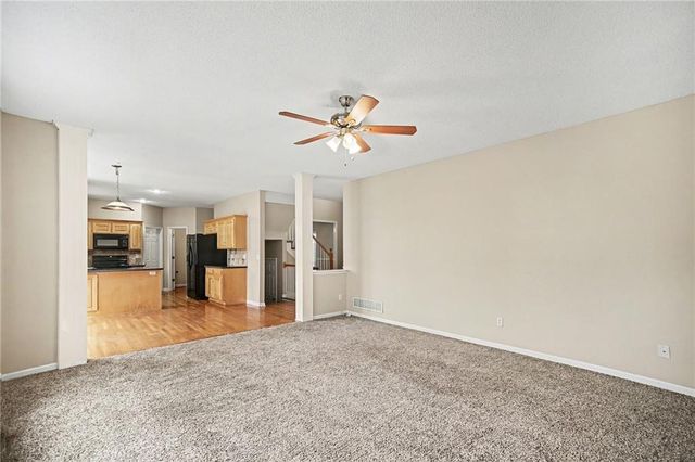 13924 W 71st Place, Shawnee, KS 66216