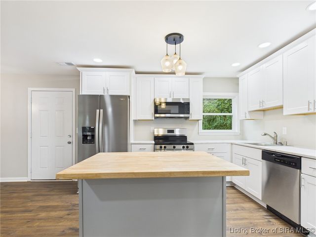 135 Spring Street, Charlestown, IN 47111