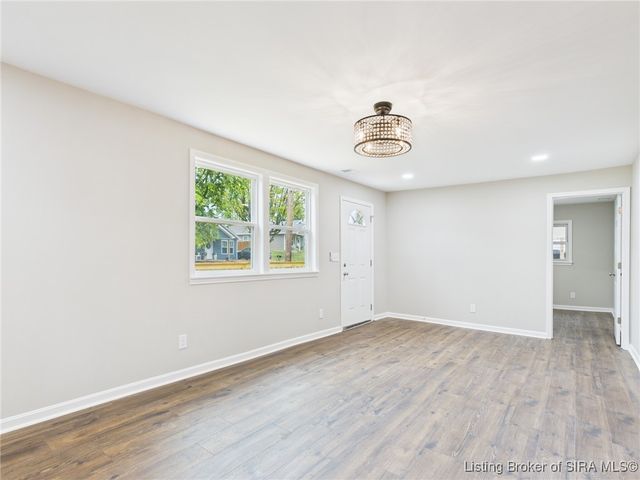 135 Spring Street, Charlestown, IN 47111