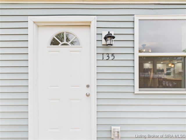 135 Spring Street, Charlestown, IN 47111