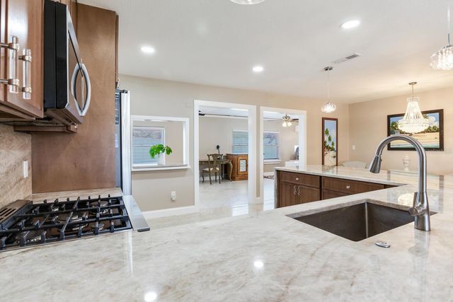 5028 42ND STREET S, St Petersburg, FL 33711