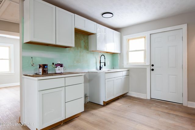 3808 Jewell Ave, Louisville, KY 40212