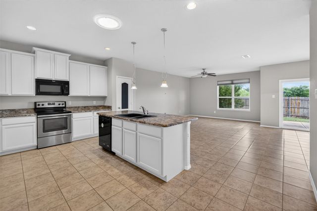 713 Sparrow Drive, Saginaw, TX 76131