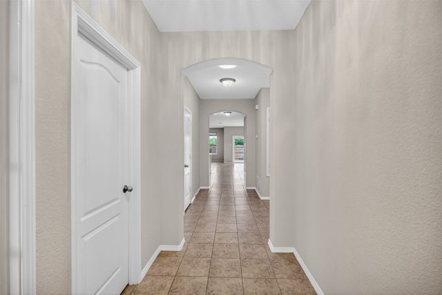 713 Sparrow Drive, Saginaw, TX 76131