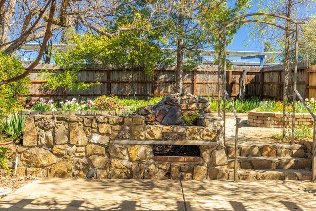 545 Fairview Dr, Placerville, CA 95667