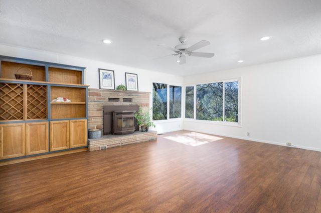 545 Fairview Dr, Placerville, CA 95667