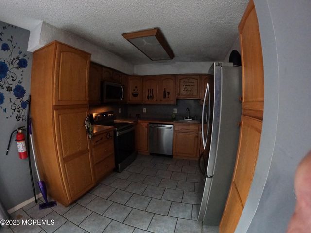 9 1st Street, Barnegat, NJ 08005