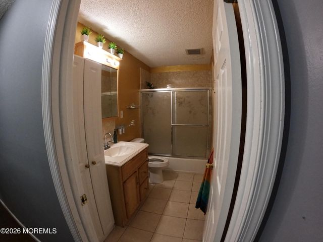 9 1st Street, Barnegat, NJ 08005
