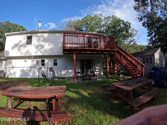 9 1st Street, Barnegat, NJ 08005