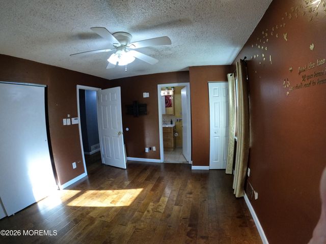 9 1st Street, Barnegat, NJ 08005