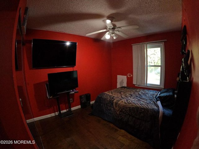 9 1st Street, Barnegat, NJ 08005