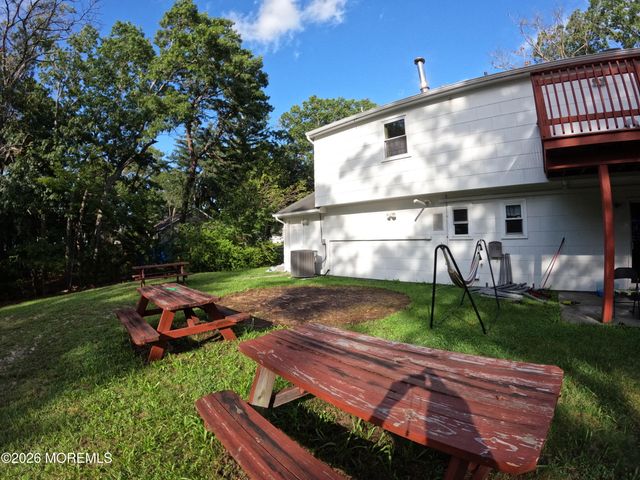9 1st Street, Barnegat, NJ 08005