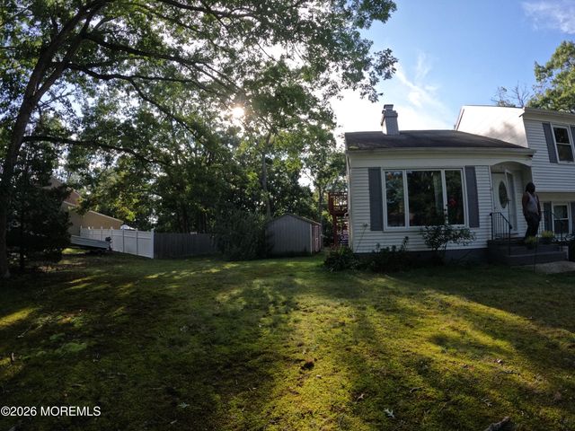 9 1st Street, Barnegat, NJ 08005