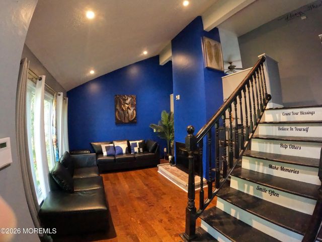 9 1st Street, Barnegat, NJ 08005
