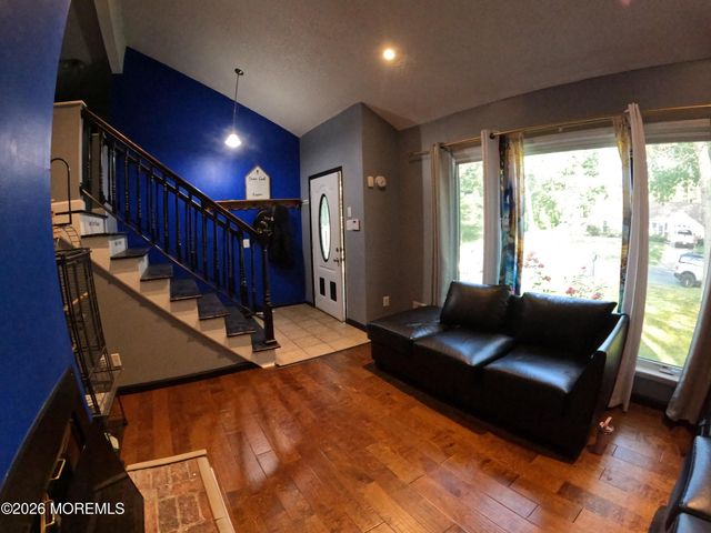 9 1st Street, Barnegat, NJ 08005
