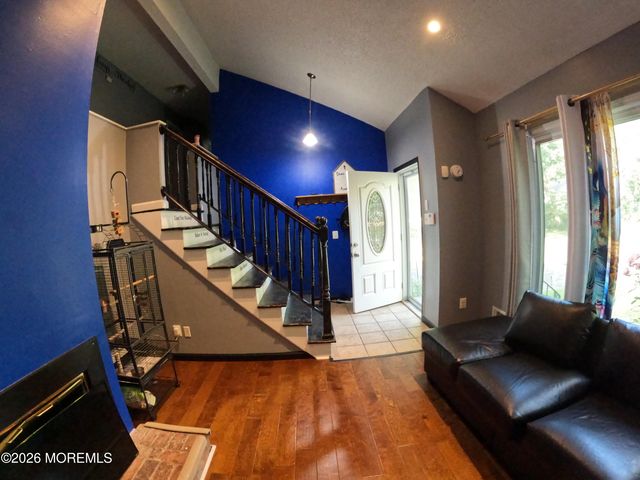 9 1st Street, Barnegat, NJ 08005
