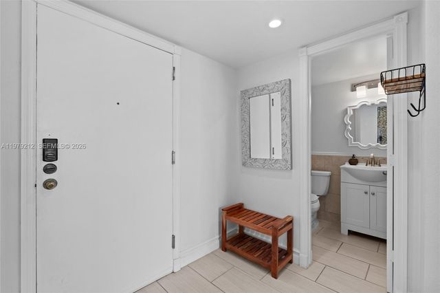 6900 Bay Dr 10H, Miami Beach, FL 33141