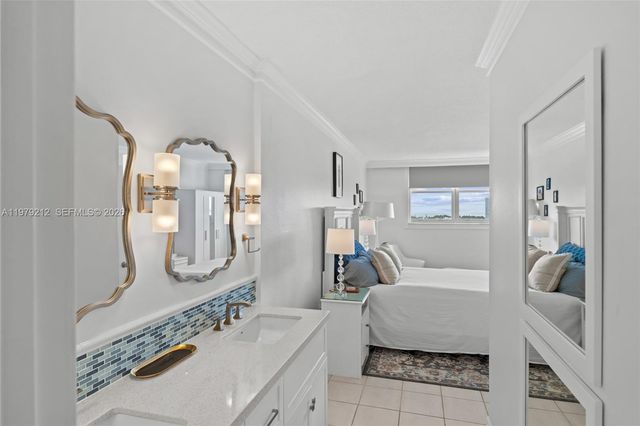 6900 Bay Dr 10H, Miami Beach, FL 33141