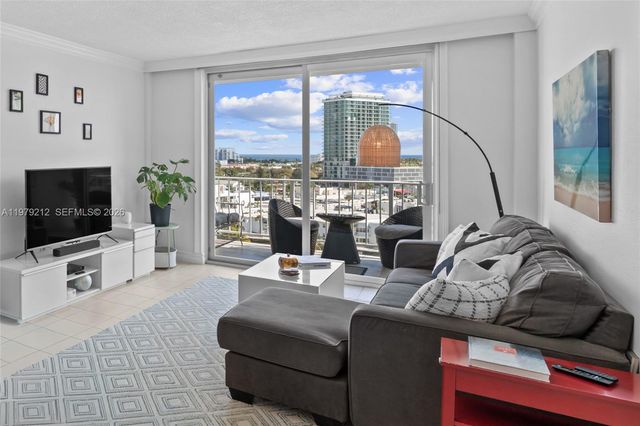 6900 Bay Dr 10H, Miami Beach, FL 33141