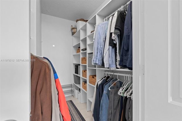 6900 Bay Dr 10H, Miami Beach, FL 33141