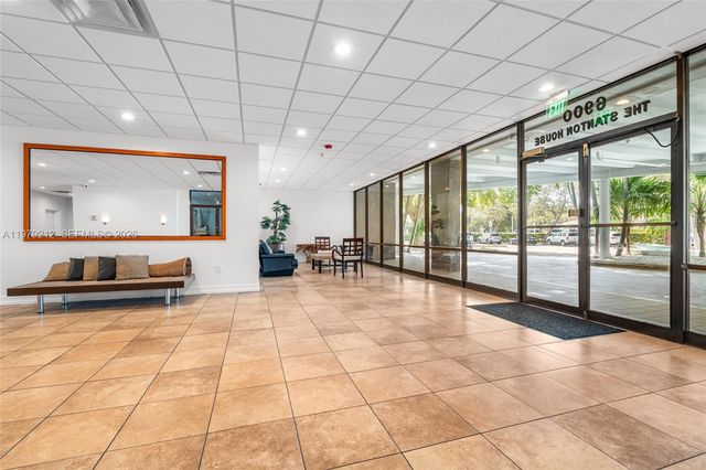 6900 Bay Dr 10H, Miami Beach, FL 33141