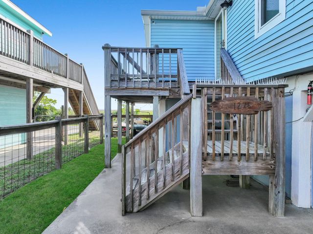 1275 Bay Street, Port Bolivar, TX 77650
