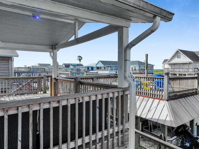 1275 Bay Street, Port Bolivar, TX 77650
