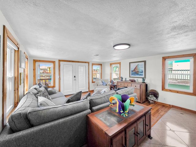 1275 Bay Street, Port Bolivar, TX 77650