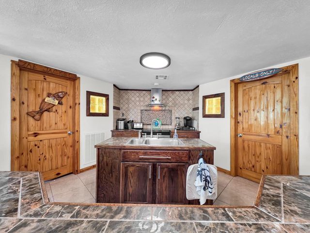 1275 Bay Street, Port Bolivar, TX 77650