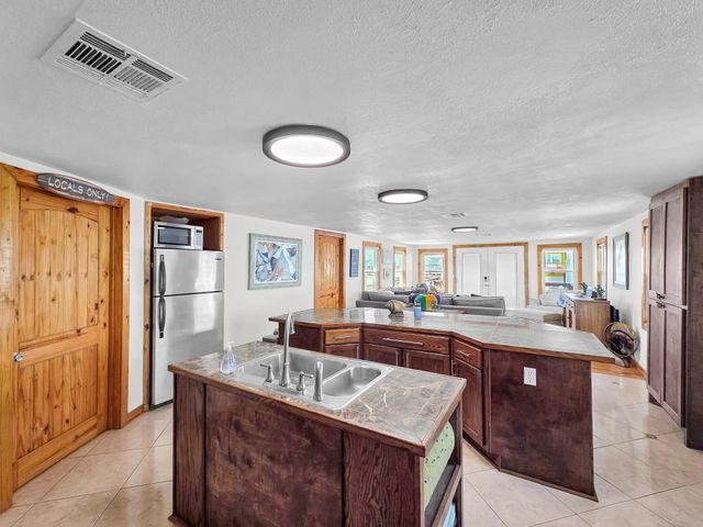 1275 Bay Street, Port Bolivar, TX 77650