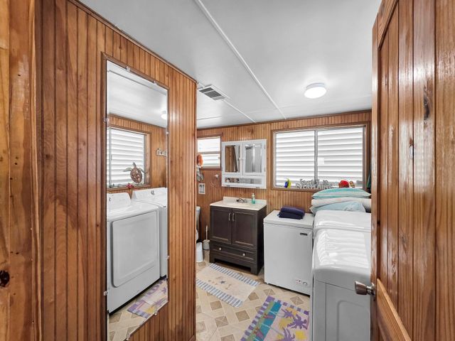 1275 Bay Street, Port Bolivar, TX 77650